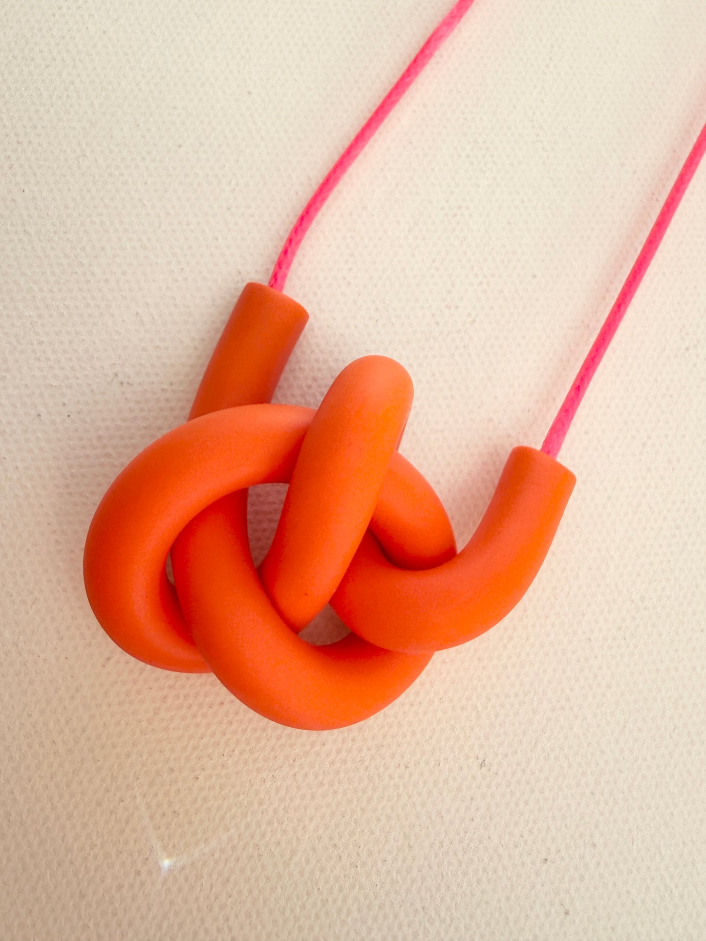 CELI ORANGE NECKLACE FR